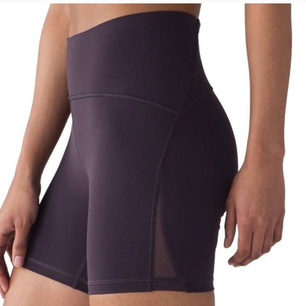 Lululemon Train Times Biker Shorts (6") Size 8 - Picture 2 of 10